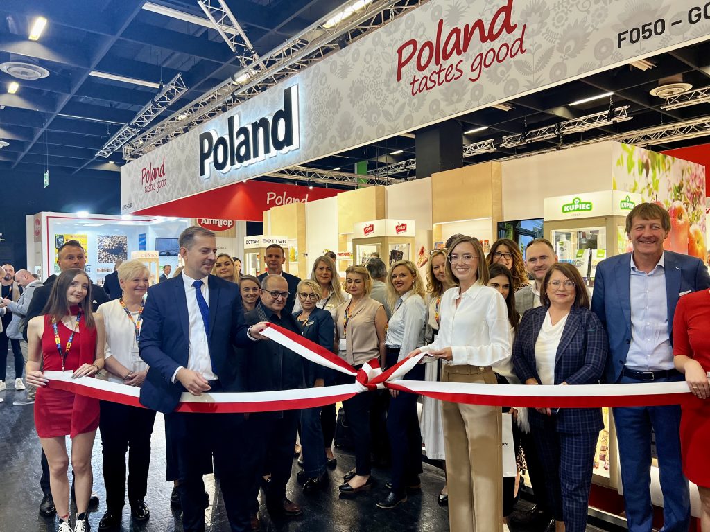 El stand nacional polaco en la feria Anuga 2023 de Colonia, Alemania
